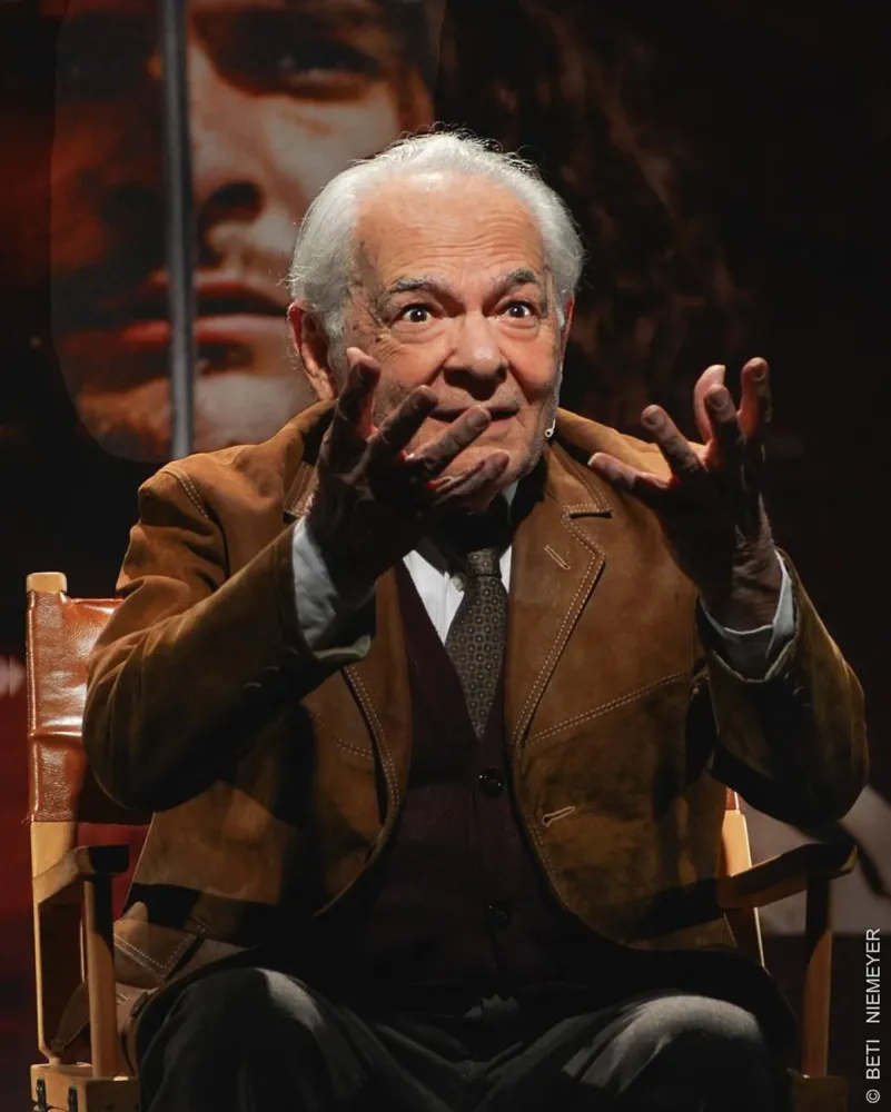 Othon Bastos, aos 92 anos, reflete sobre veteranos: ‘A nossa geração está acabando’