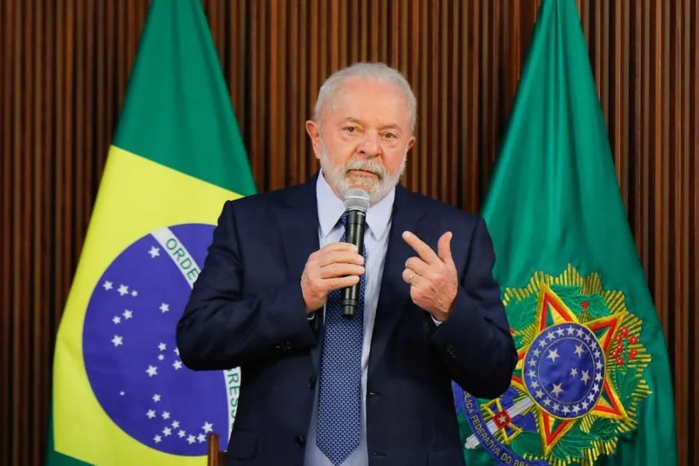 “Eles vão pagar o imposto que merecem” Lula promete taxar bilionários após derrota na Câmara 