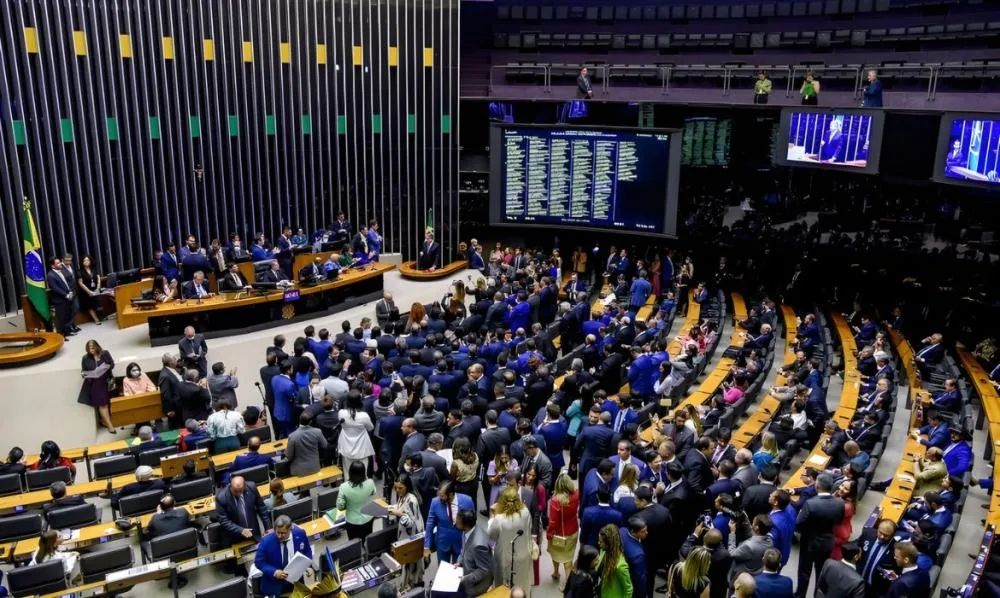 Governo Lula tem extrema minoria de aliados na Câmara e deputados reconhecem dificuldades