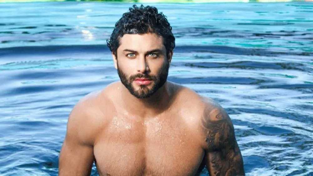 Após dez dias da estreia em plataforma +18, vazam nudes de Jesus Luz