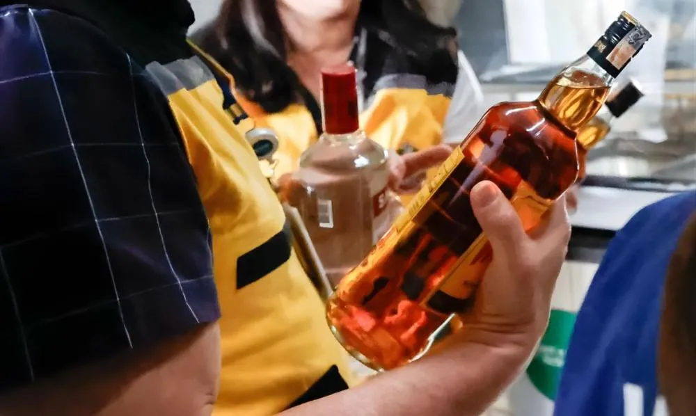 Operação em oito cidades de SP miram alvo em rede criminosa suspeita de adulteração de bebidas