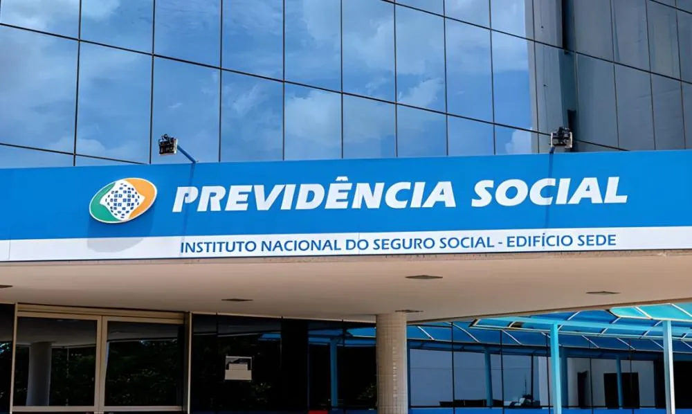 Qual sua nota para a suspensão do programa do INSS que visava reduzir a fila da aposentadoria?