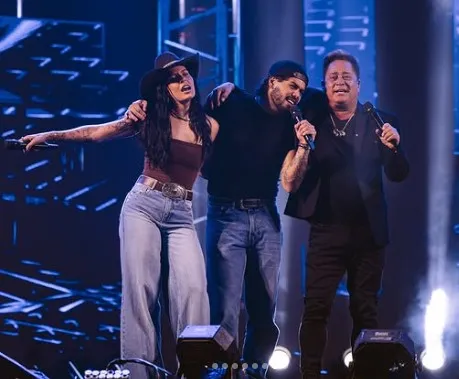 Em clima de família, Leonardo e Ana Castela compartilham dança de modão no palco com Zé Felipe