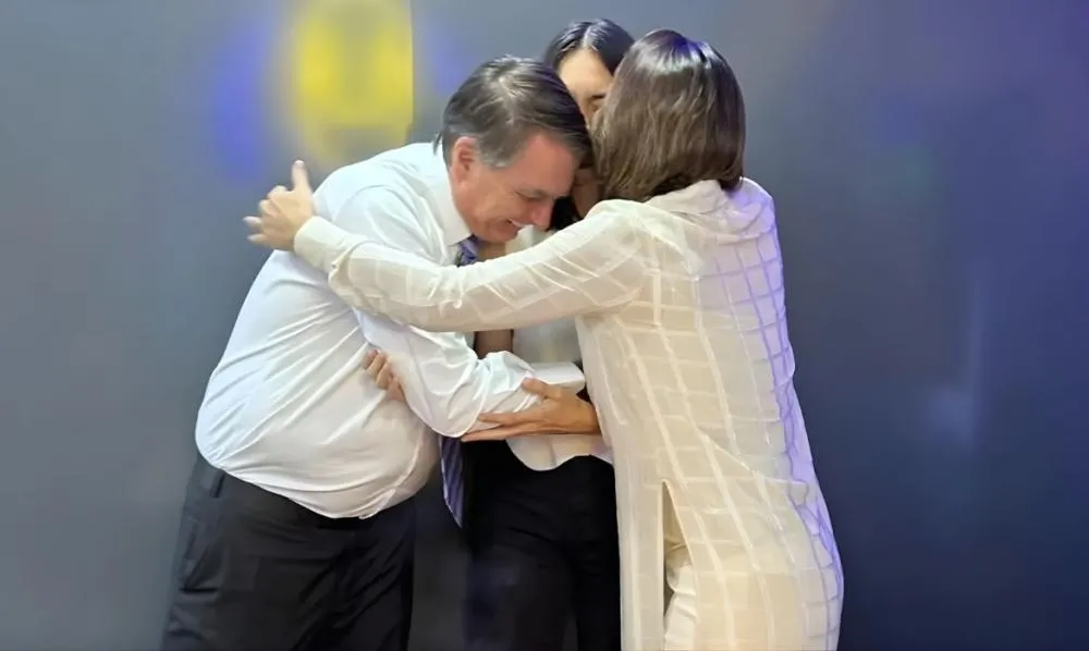 Você concorda? Michelle Bolsonaro lamenta não celebrar o aniversário da filha como pretendia: “Injustiça”