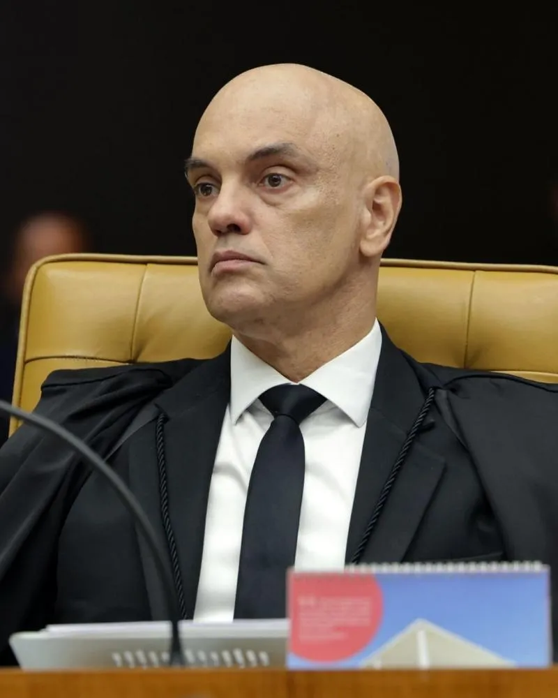 Moraes vota para condenar réus acusados de propagar fake news em trama golpista: “Milicianos covardes”