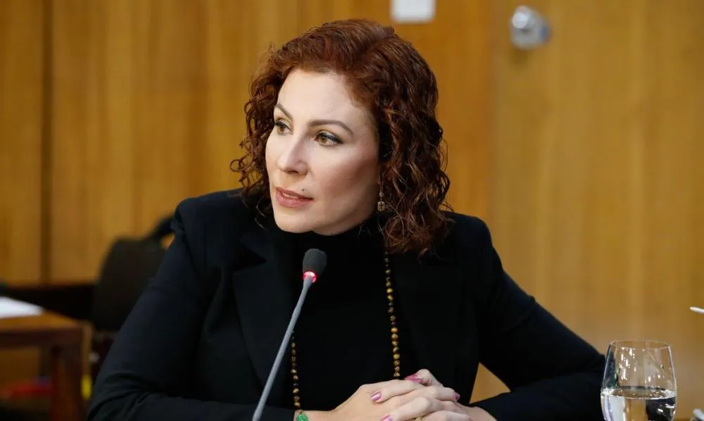 MP da Itália aprova extradição de Carla Zambelli para o Brasil: Você concorda com a condenação da deputada?