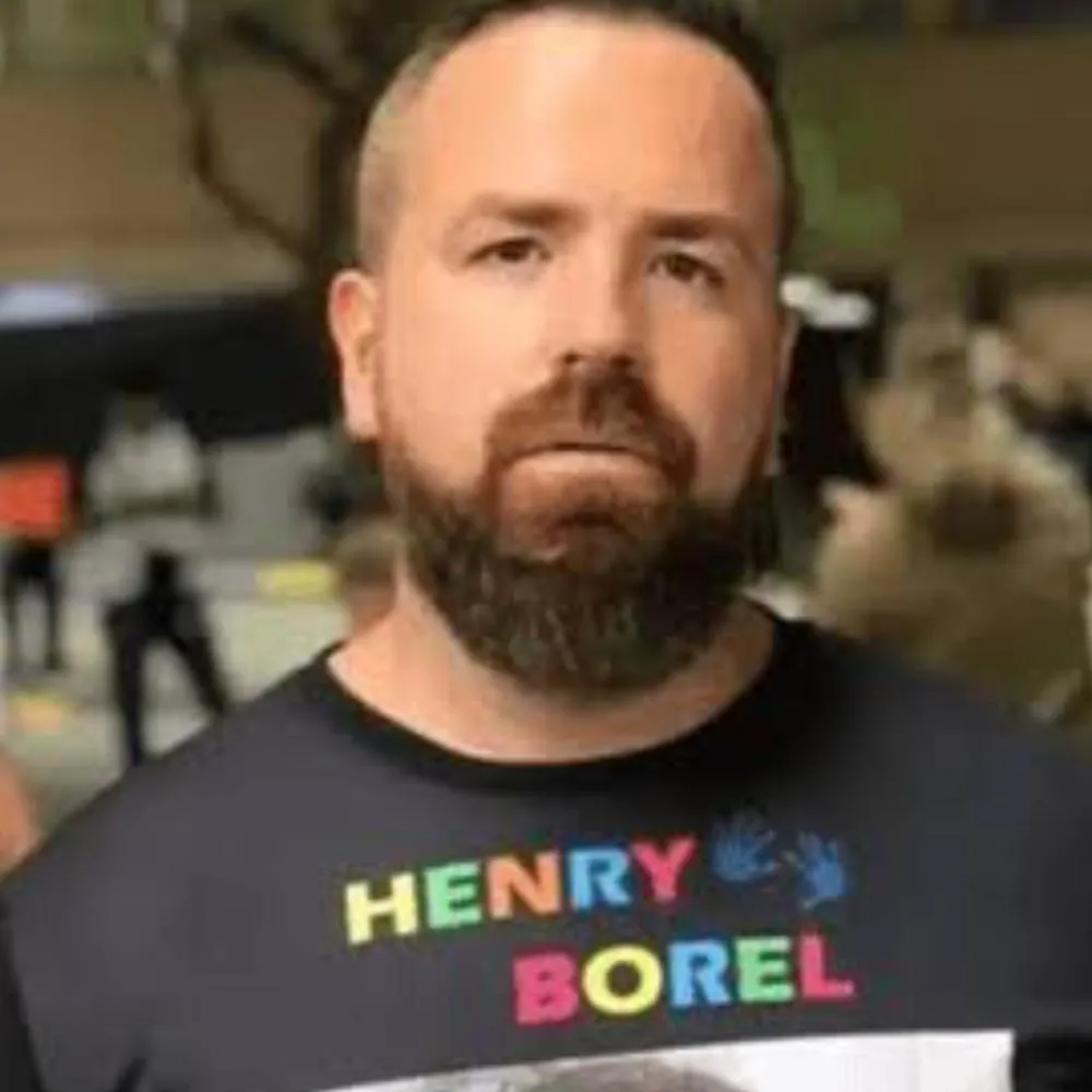 Leniel Borel, pai do menino Henry, é acusado de agressão e golpe financeiro