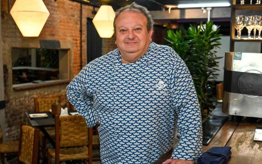 Erick Jacquin alfineta reality culinário da Globo e ironiza: “MasterChef da Globo”