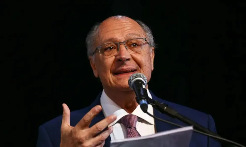 Após reunião entre Lula e Trump, vice-presidente Alckmin defende diálogo para resolver tarifaço: “Diálogo sempre”