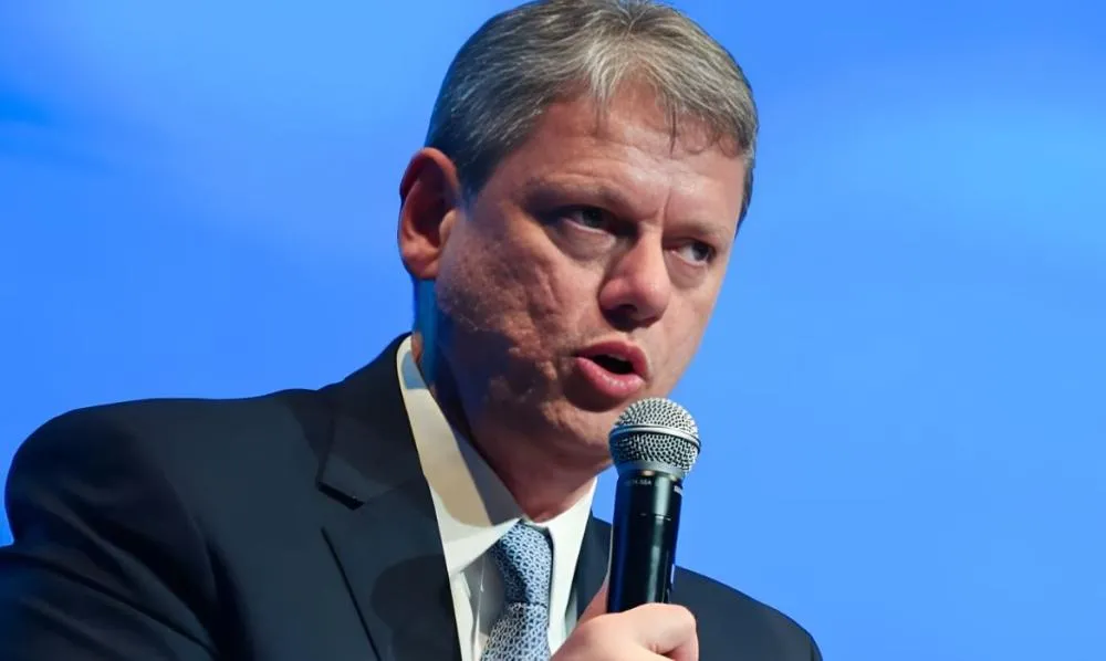 Tarcísio afirma que o principal risco no país hoje é o crime organizado. Qual sua opinião?