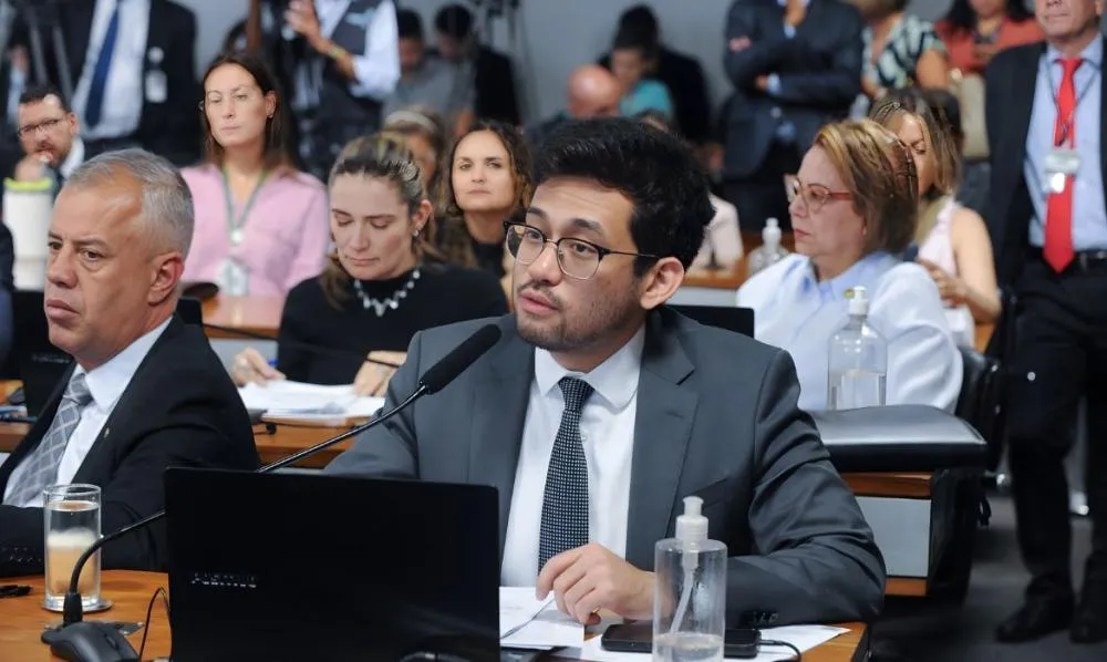 Kim Kataguiri apresenta projeto 'Anti Oruam' contra o crime organizado em eleições. Você apoia?