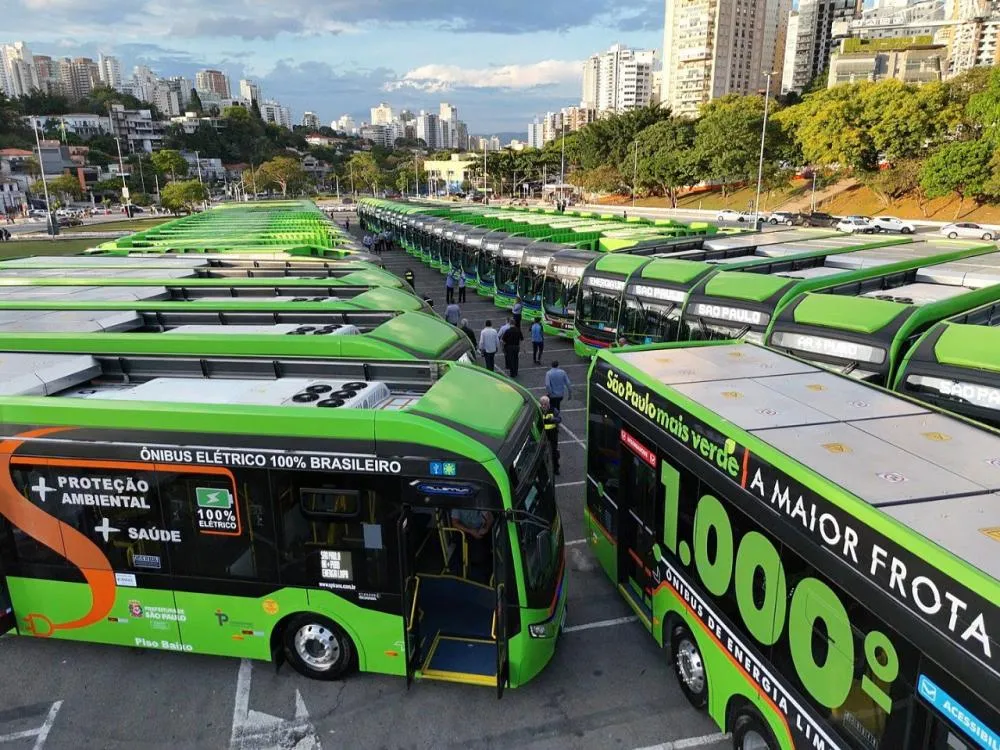 São Paulo chega a mil ônibus elétricos e lidera transição verde no transporte público no Brasil