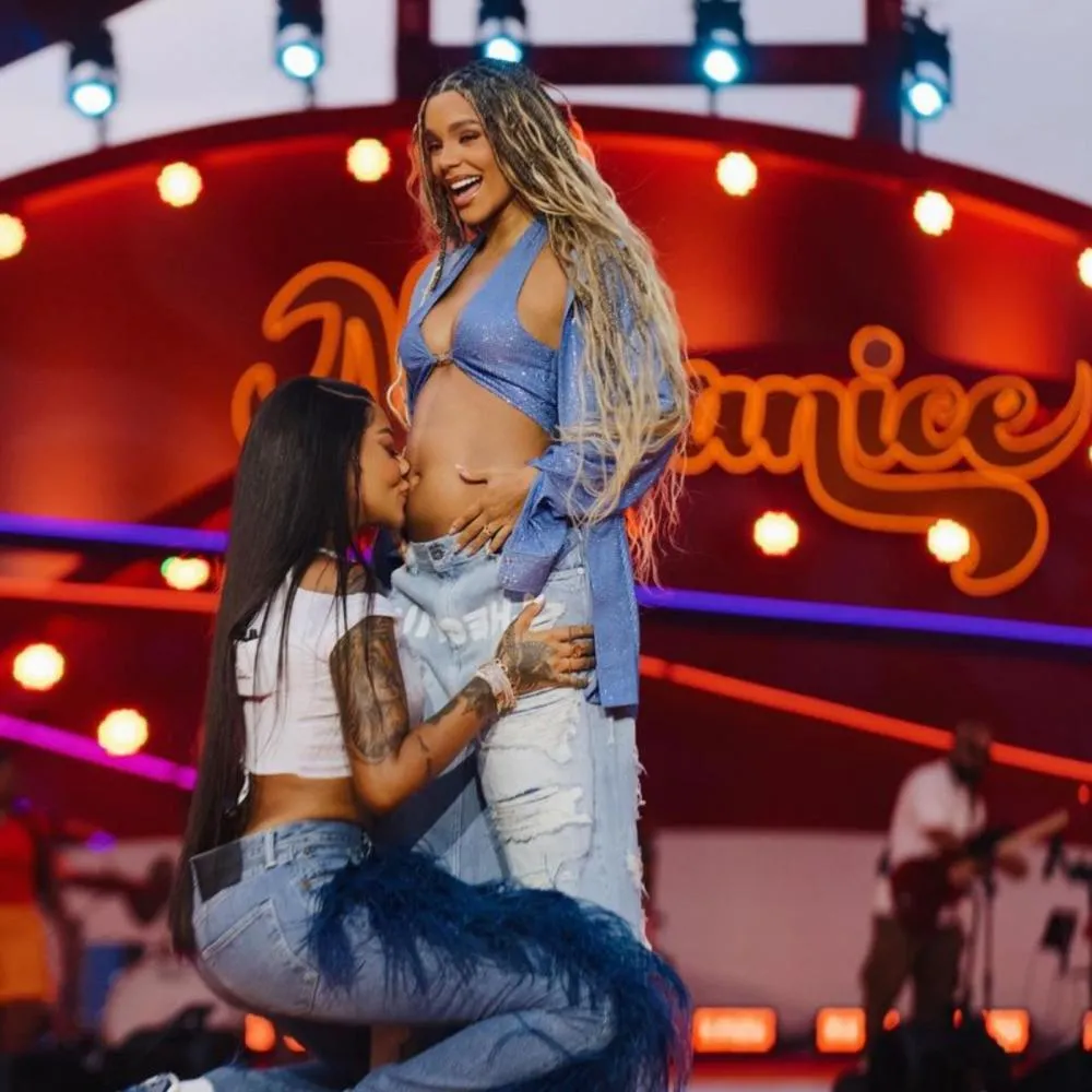 Ludmilla e Bruna Gonçalves anunciam gravidez: “Agora somos três”