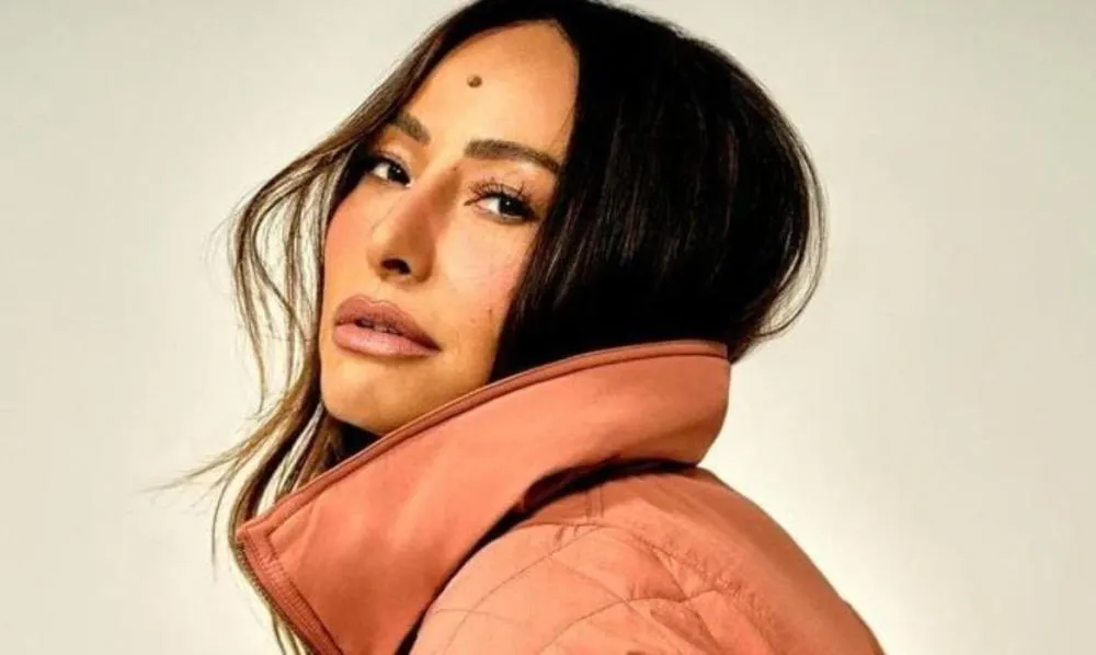 Após perda do bebê, Sabrina Sato volta a rotina de trabalho