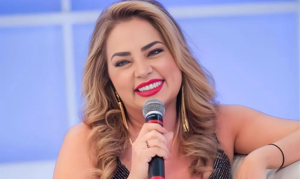 Apresentadora tem casa invadida em SP e assaltantes fazem reféns