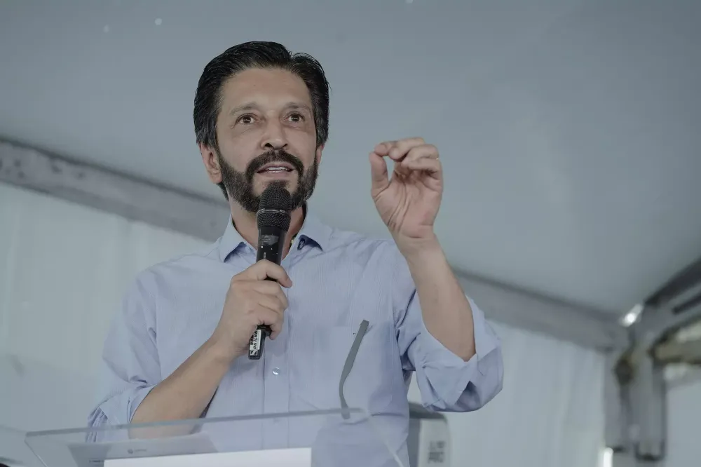 Ricardo Nunes busca apoio no Congresso para limitar atuação de aplicativos de mototáxi em São Paulo