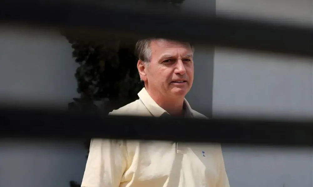 Aliados de Bolsonaro temem prisão em regime fechado e se organizam para novas estratégias