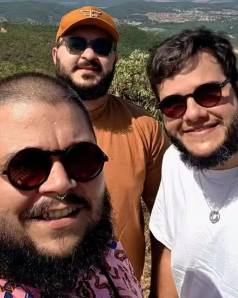 Justiça de Goiás reconhece união estável e trisal de três homens denuncia ataques; qual sua opinião?