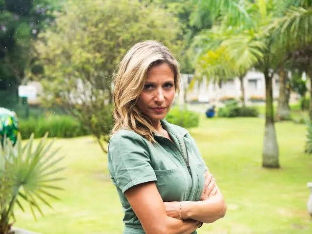 Após ser derrotada em processo judicial contra o ex-marido, Luisa Mell desabafa e ironiza valor que o filho recebe de pensão: “Centavos”