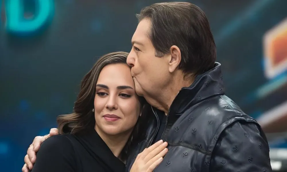 Após quatro transplantes, filha de Faustão atualiza estado de saúde do pai: “Ele é um guerreiro”