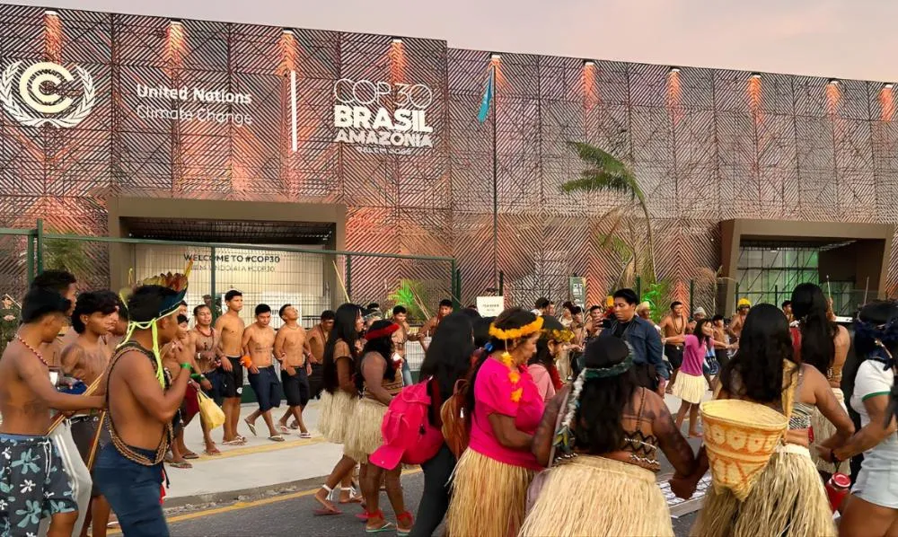 Principal acesso à COP30 em Belém é bloqueada por protesto de indígenas. Qual sua nota para o evento?