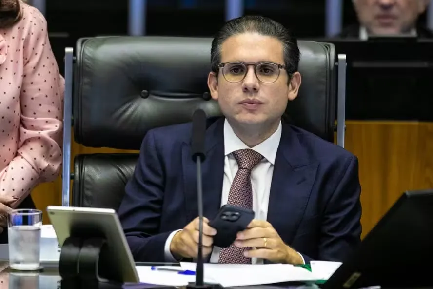 Mesmo sob críticas de Lula, Hugo Motta confirma votação do PL Antifacção