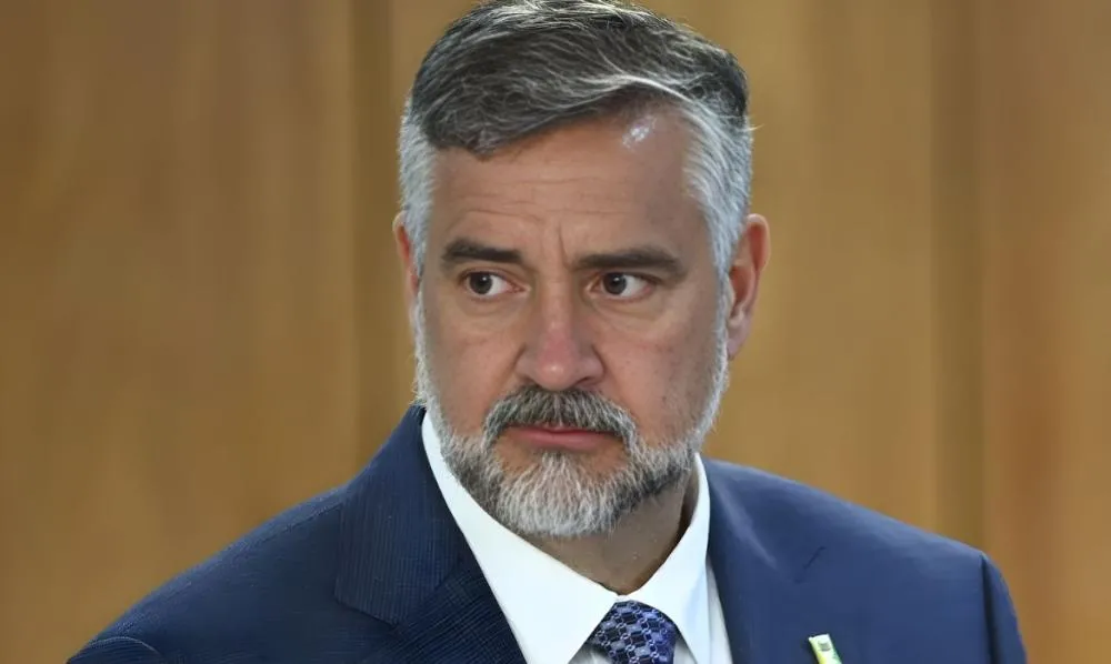 Aliado de Lula, Paulo Pimenta, deseja que Bolsonaro preste depoimento na CPMI do INSS; entenda