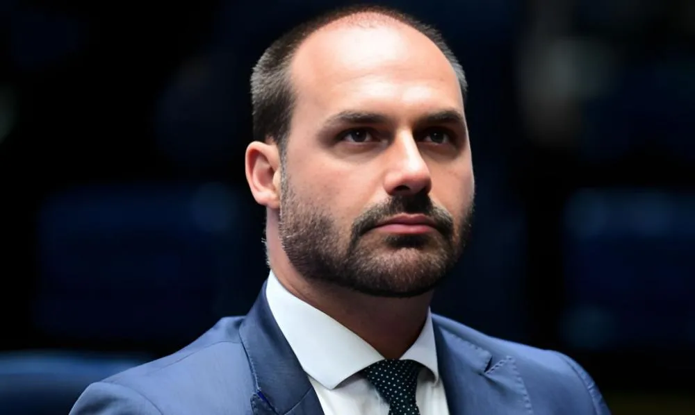 Eduardo Bolsonaro ironiza decisão de Moraes para se tornar réu no STF: “Motivo de orgulho”