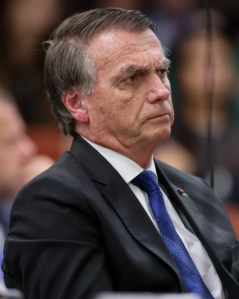 Em meio a preocupação com a saúde, defesa de Bolsonaro solicita prisão domiciliar ao STF