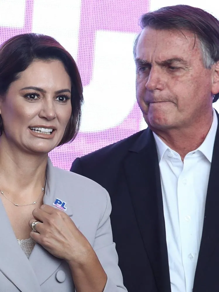 Michelle Bolsonaro se pronuncia após detenção e questiona 'Justiça humana'
