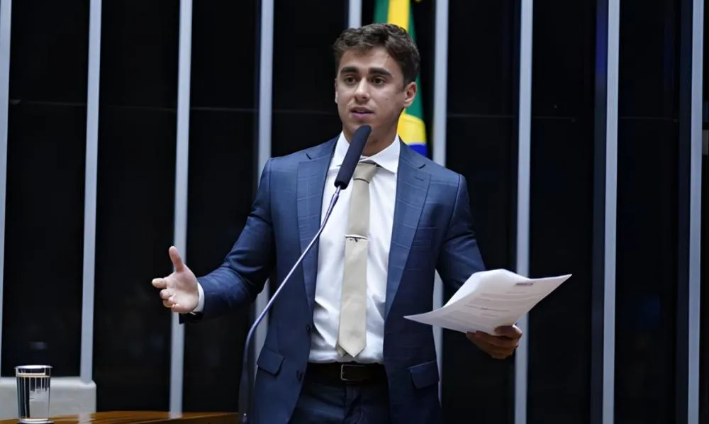 Após processo de gordofobia movido por Thais Carla, Nikolas Ferreira se defende e alega censura