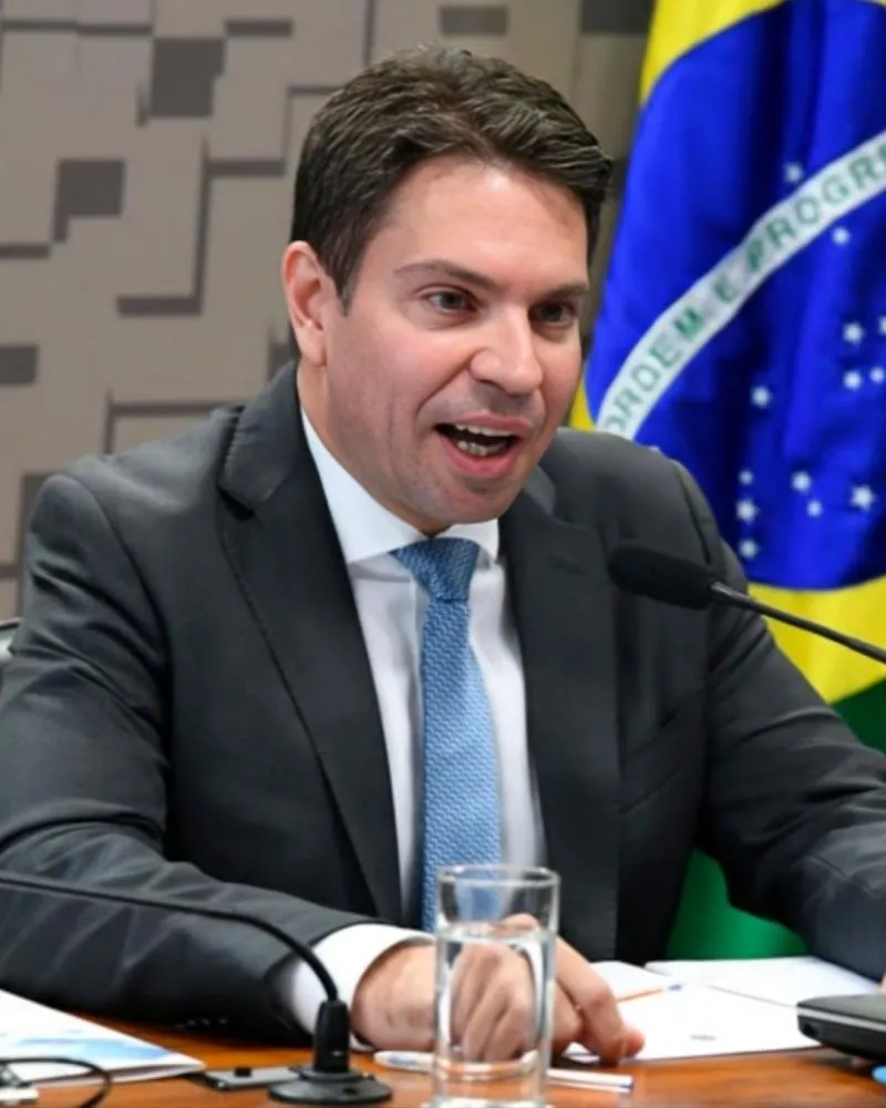 Alexandre Ramagem diz estar nos EUA com aval do governo: “Lógico que não ficaria para ser preso”
