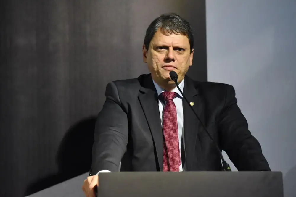 Tarcísio diz que Brasil segue “na direção errada”, mas afirma que país pode ser corrigido rapidinho”