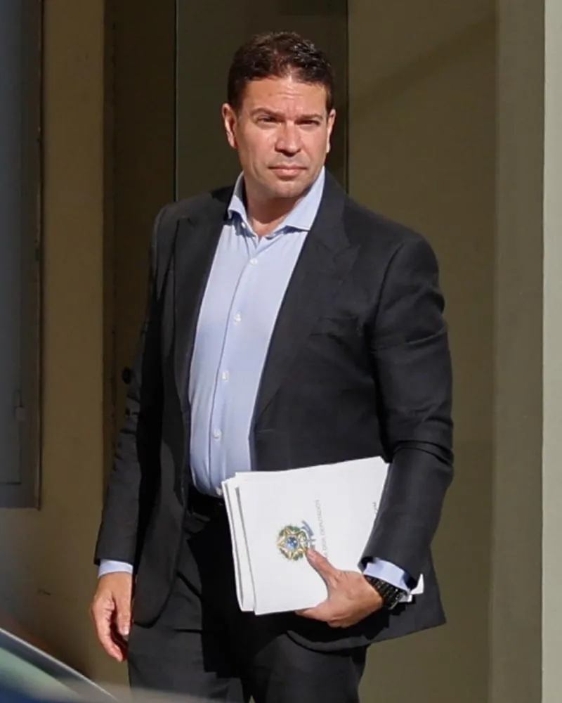 Moraes manda nome de Alexandre Ramagem para Banco Nacional de Procurados; entenda
