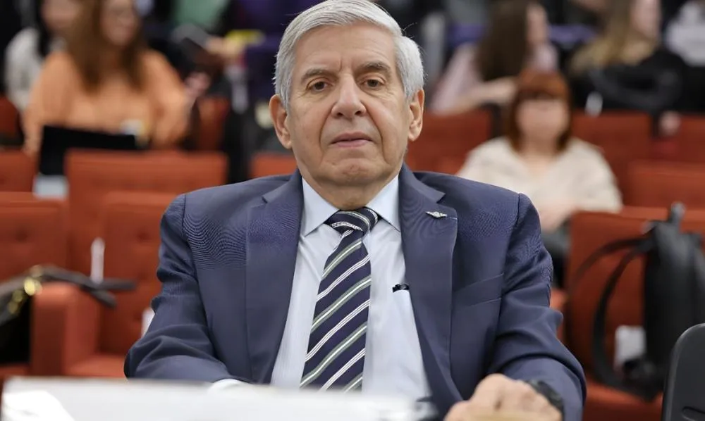 Após diagnóstico de Alzheimer, PGR defende prisão domiciliar para General Heleno