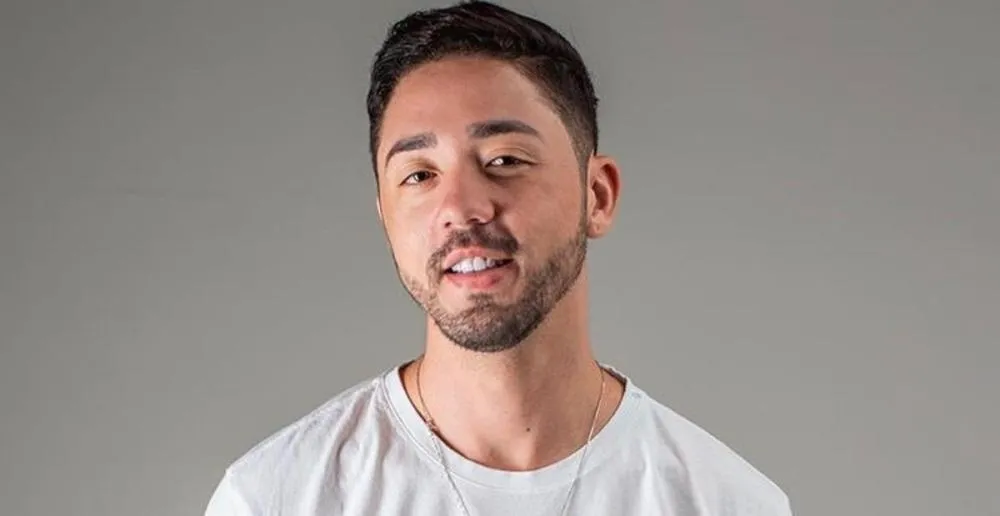Rico Melquiades choca a web ao falar de harmonização anal: 'Quero ficar mais apertadinho' 