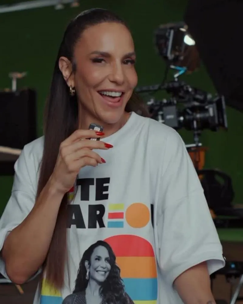Solteira, Ivete Sangalo chama atenção em primeiro show pós-separação: “Fogo no c*”