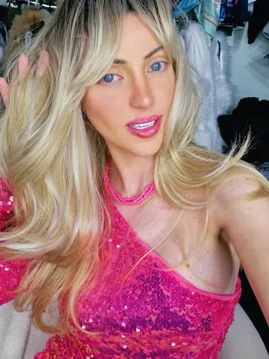 Laudo oficial esclarece morte de influenciadora conhecida como ‘Barbie humana’
