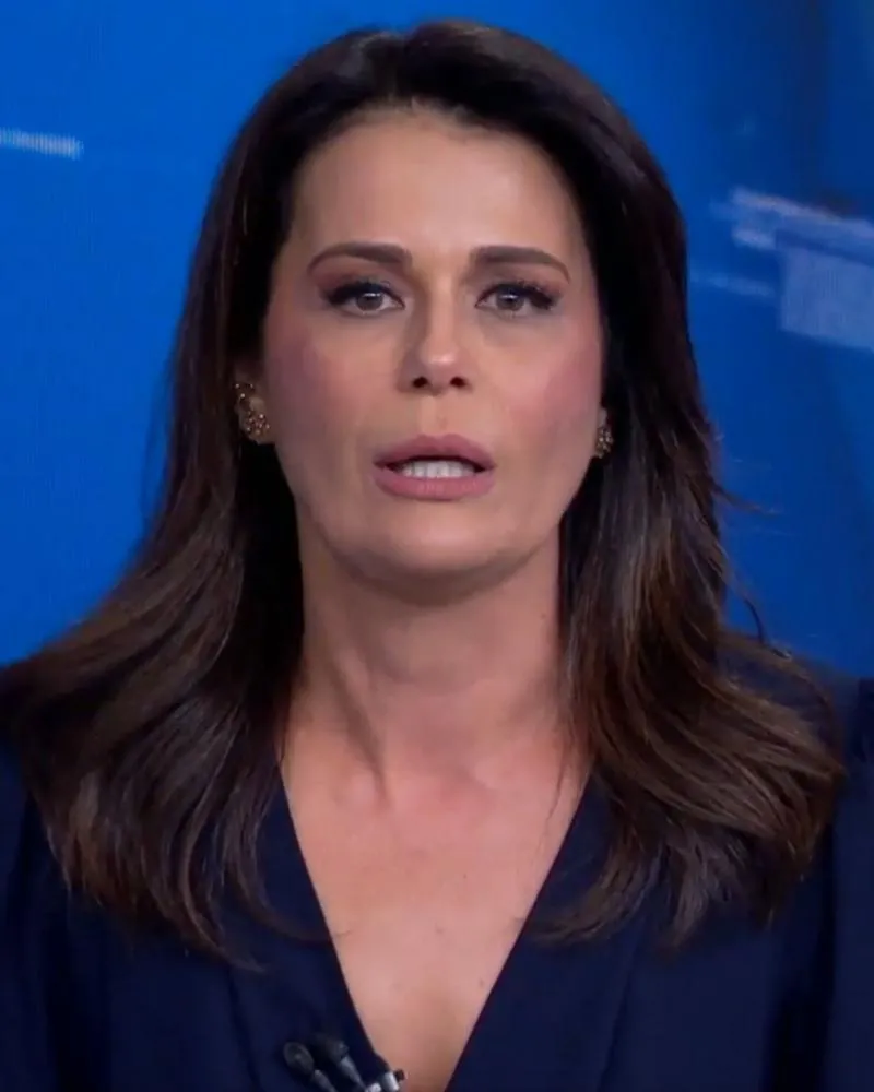 Adriana Araújo se emociona ao vivo em discurso poderoso sobre violência contra mulheres: “Todas nós estamos condenadas”