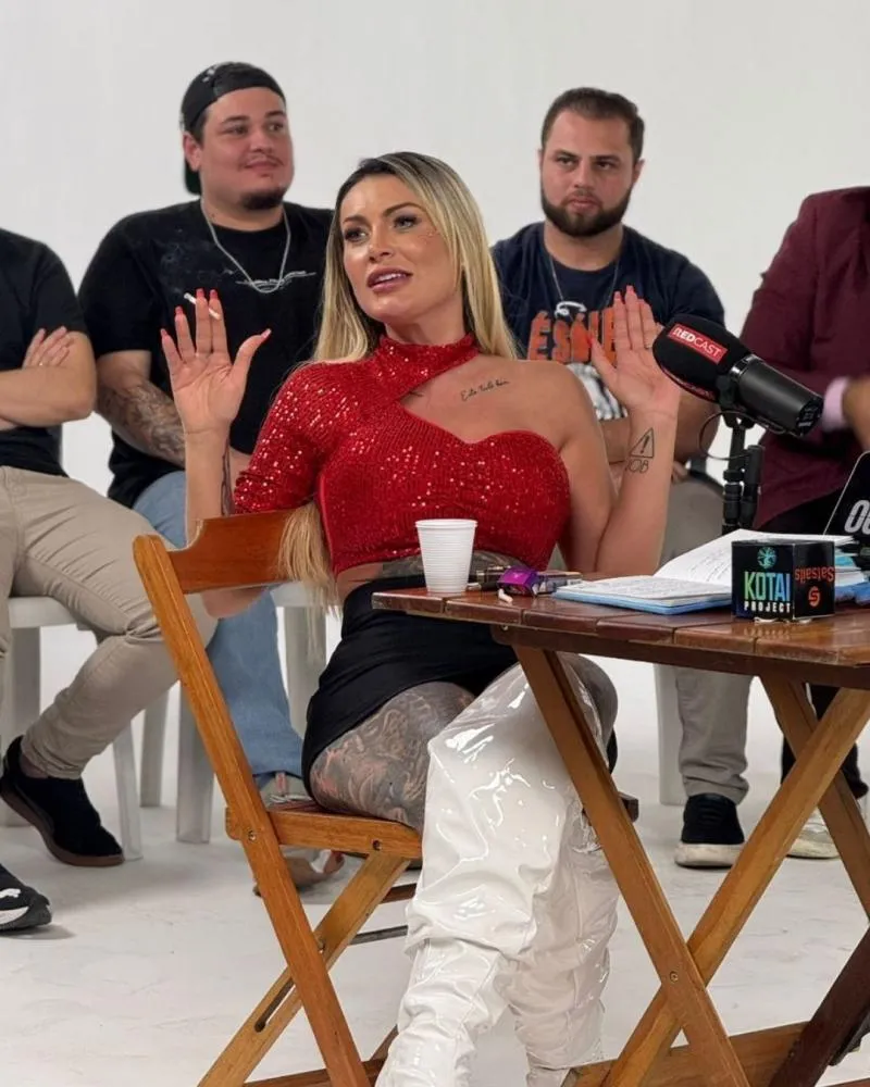 Em vídeo que ainda irá ao ar, Andressa Urach enfrenta 25 cristãos e dispara: “Não queriam ouvir, queriam julgar”