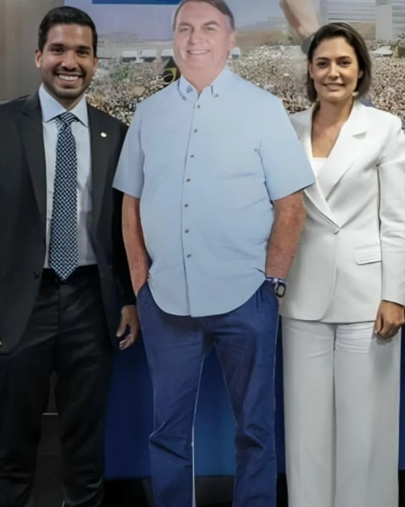 Michelle Bolsonaro se manifesta após PL suspender apoio a Ciro Gomes: “O Brasil tem solução”