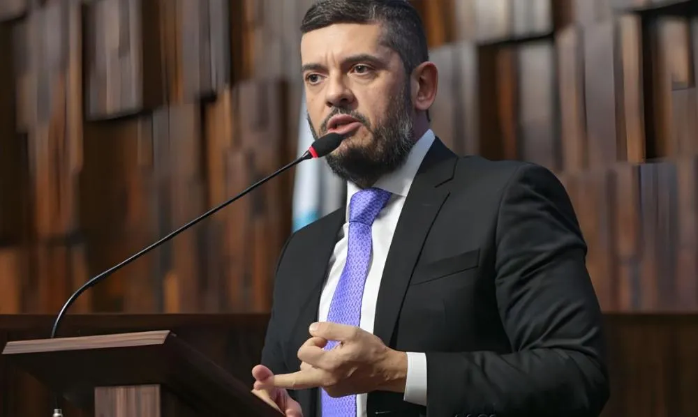 Presidente da Alerj é preso pela PF por suspeita de vazamento de informações