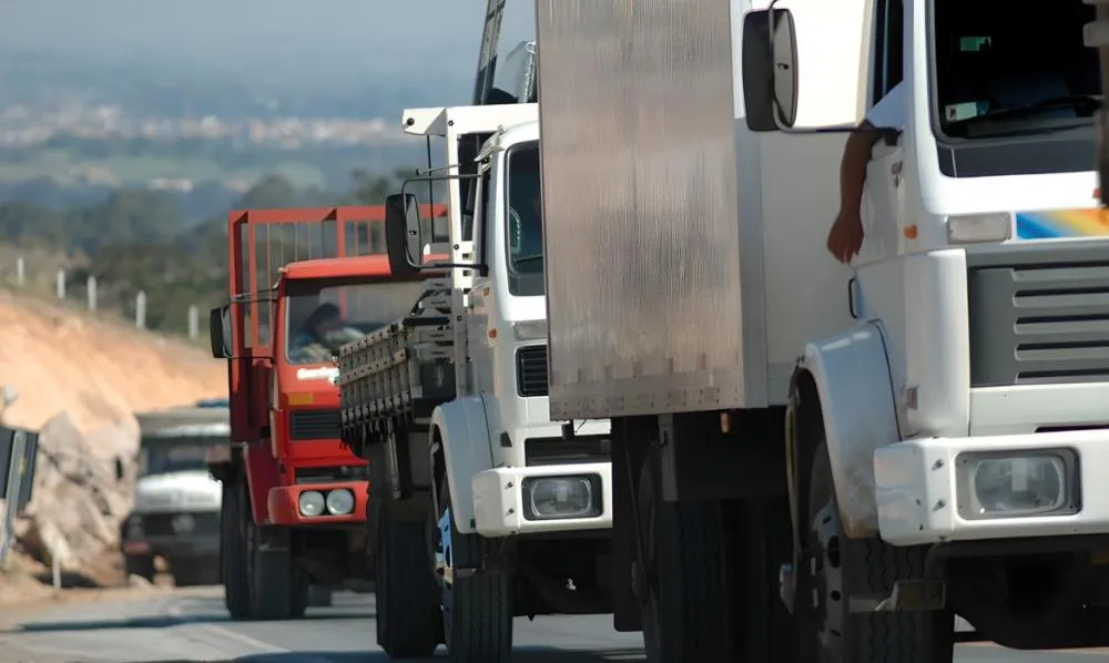 Greve dos caminhoneiros: entenda paralização que começa nesta quinta e é movida por pautas políticas