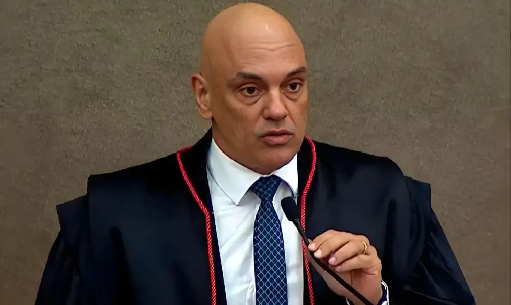 Maior pedido de impeachment da história contra Moraes é protocolado com 68 mil assinaturas