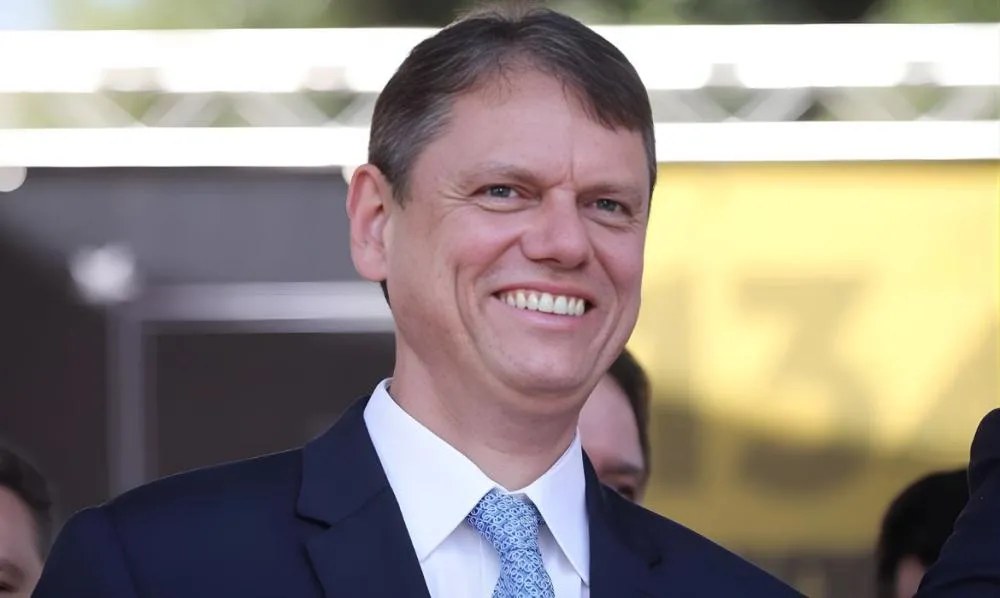 Pesquisa aponta que Tarcísio dispara com folga na disputa pelo governo de São Paulo