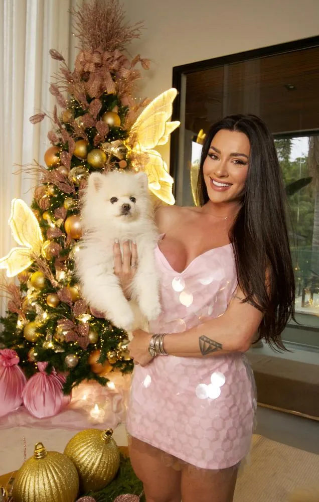Juju Salimeni ostenta decoração de Natal de mais de R$ 50 mil 