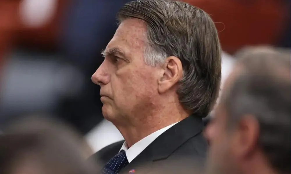 Moraes pede perícia médica para avaliar pedido de cirurgia de Bolsonaro