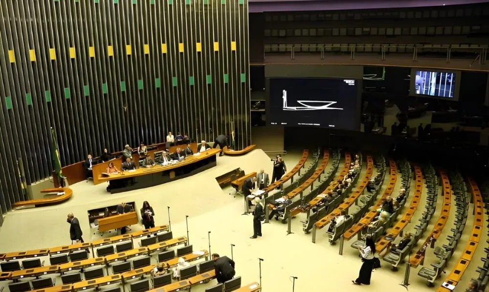Câmara dos Deputados aprova texto-base para regulamentação da reforma tributária