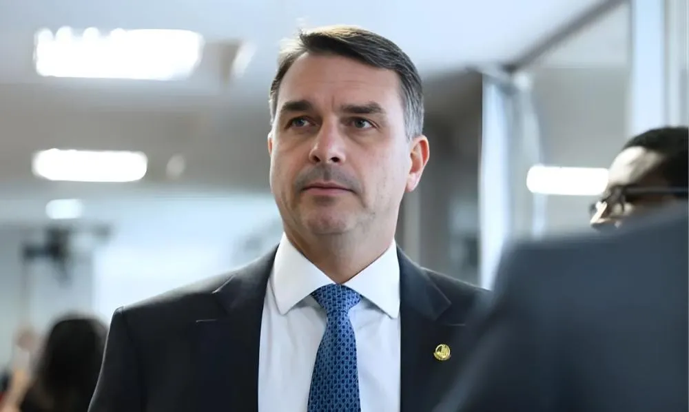 Eleições 2026: Flávio Bolsonaro revela condição que pode levá-lo a desistir de candidatura