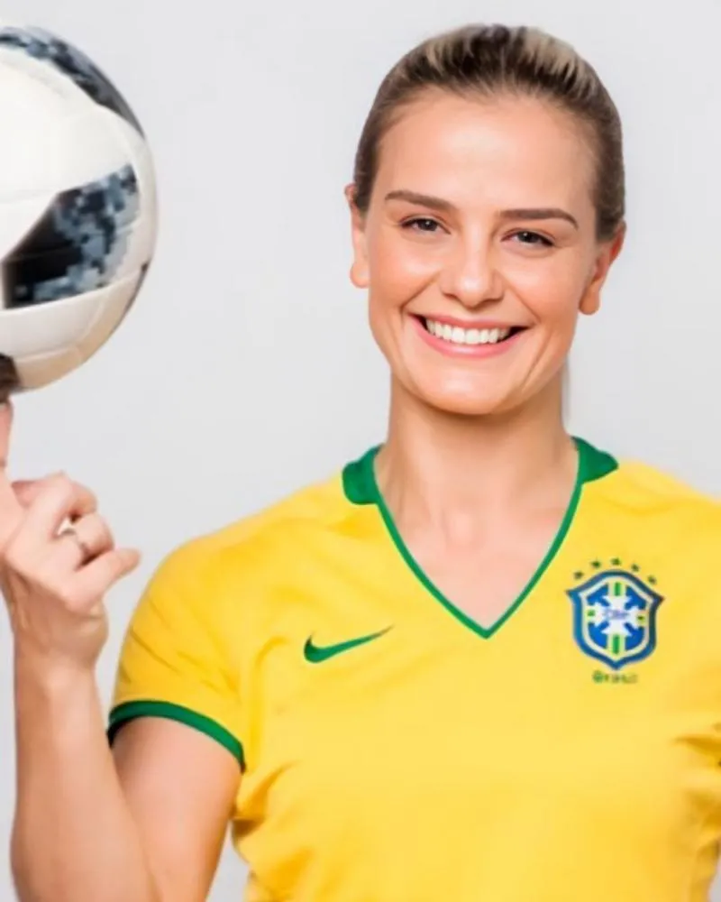 Milene Domingues fala sobre preconceito vivido como jogadora de futebol nos anos 90: “Destinada a ser homossexual”